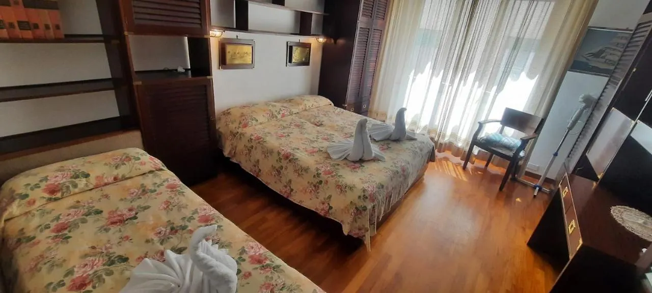 Hotel Dora Levanto 3*,