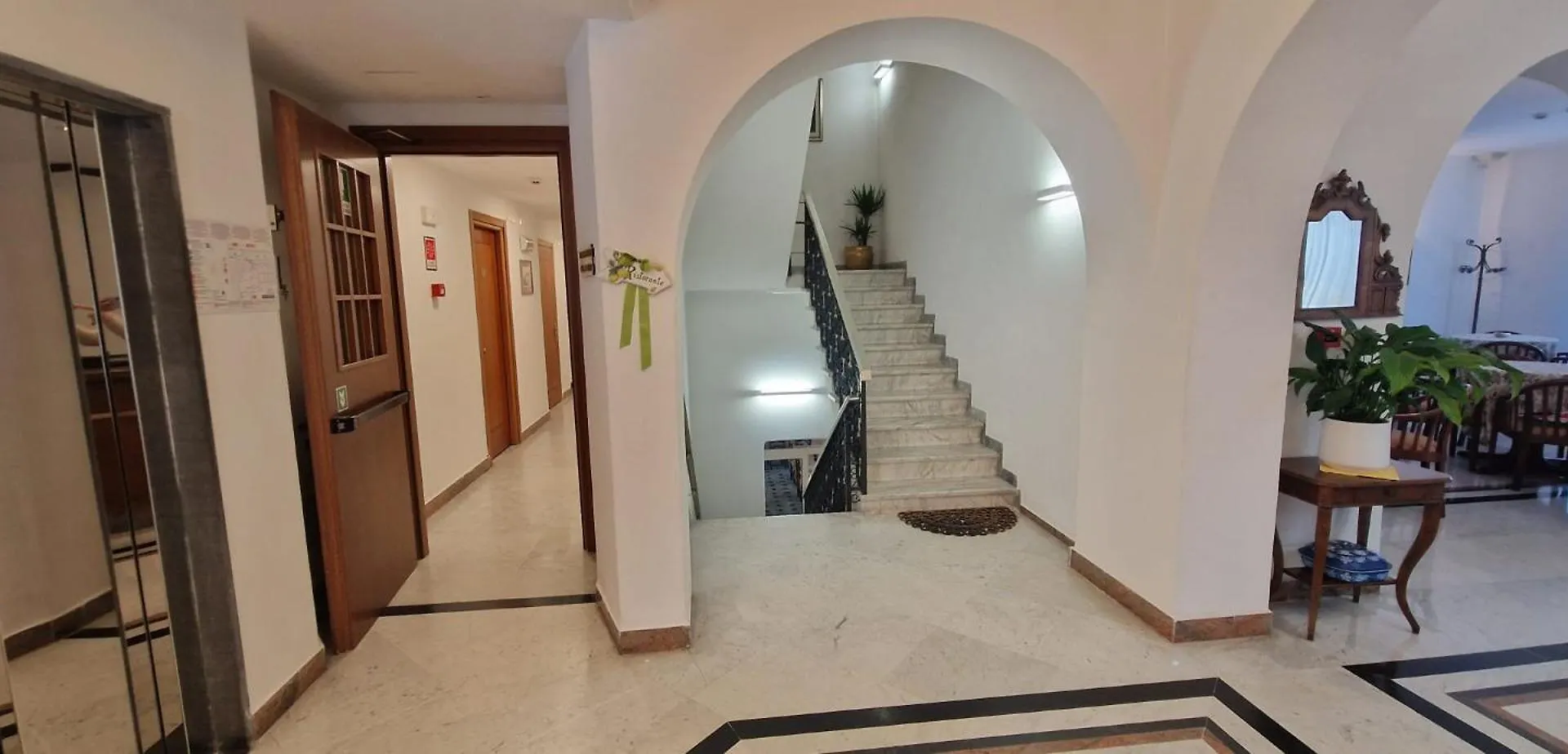 Hotel Dora Levanto