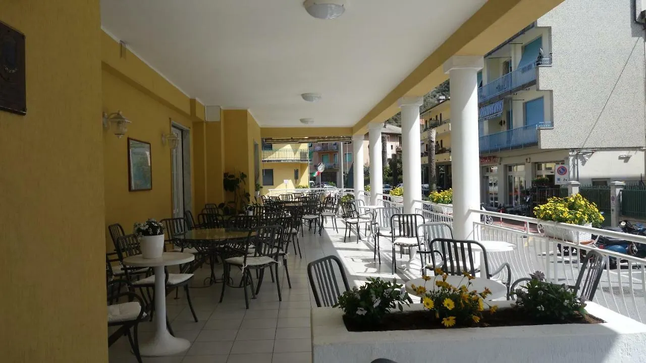Hotel Dora Levanto
